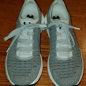 Womens Under Armour Slingride 2 Sportstyle